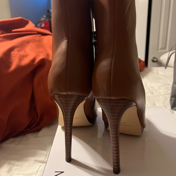 Brown Nine West Quanette Platform Booties, Size 8 Brand New - Picture 2 of 5